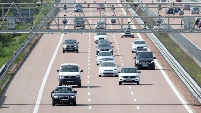 Wird vorerst nicht mehr gebraucht: Mautbrücke auf der Autobahn A9.