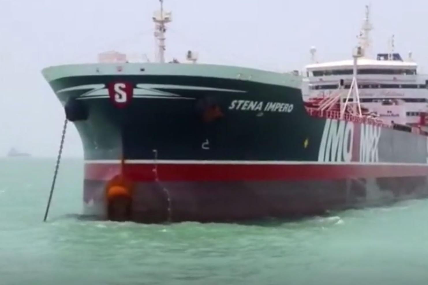 Die "Stena Imperio" im Persischen Golf: Das von Iran festgesetzte Schiff wurde gezwungen, vor Bandar Abbas zu ankern.