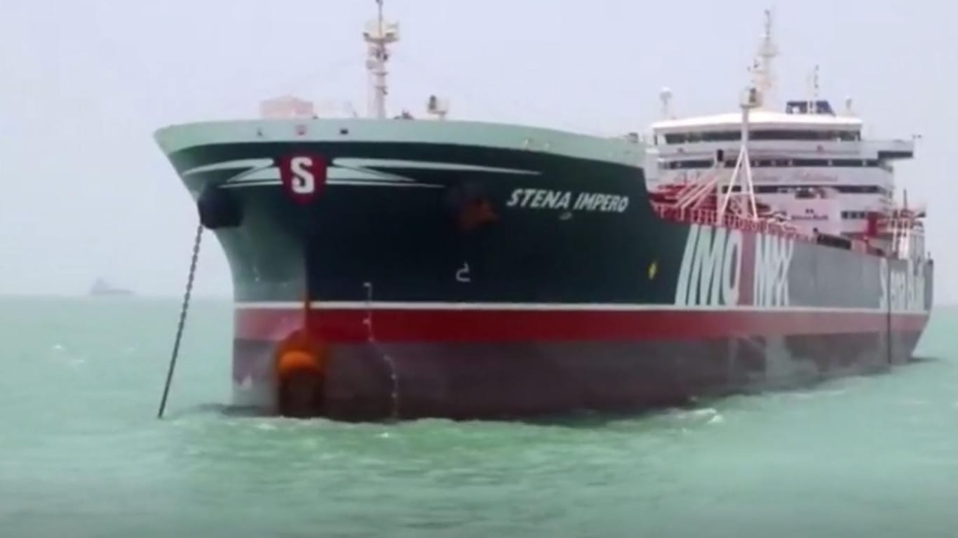 Die "Stena Imperio" im Persischen Golf: Das von Iran festgesetzte Schiff wurde gezwungen, vor Bandar Abbas zu ankern.