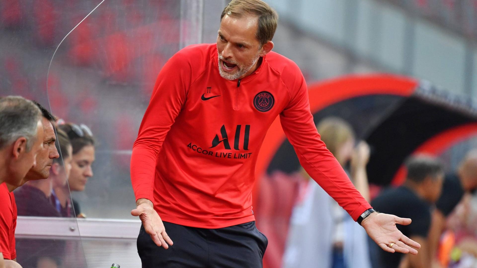 Unzufrieden: PSG-Trainer Tuchel während der Partie gegen den 1. FC Nürnberg. Unzufrieden: PSG-Trainer Tuchel während der Partie gegen den 1. FC Nürnberg.
