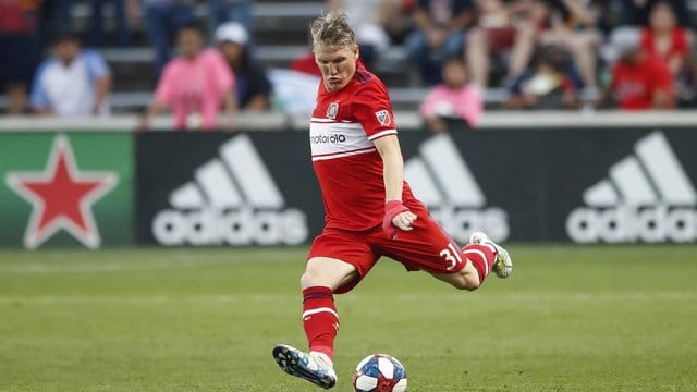 Konnte mit Chicago Fire in der MLS zum zehnten Mal in Folge keinen Sieg holen: Bastian Schweinsteiger. Konnte mit Chicago Fire in der MLS zum zehnten Mal in Folge keinen Sieg holen: Bastian Schweinsteiger.