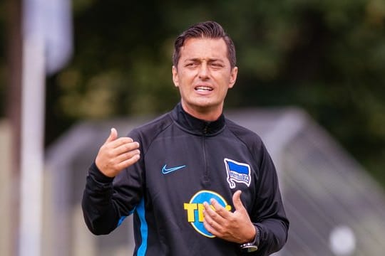 Findet, "dass die Jungs brutal gut miteinander harmonieren": Hertha-Trainer Ante Covic.