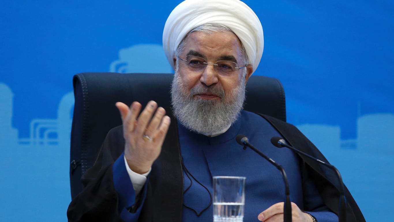 Hassan Ruhani, Präsident des Iran: Er droht den USA: "Falls eines Tages die USA wirklich den iranischen Ölexport blockieren sollten, dann wird überhaupt kein Öl mehr am Persischen Golf exportiert."