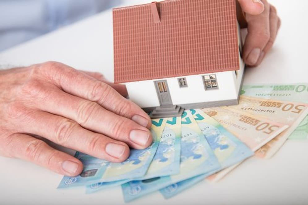 Ein Haus zu bauen ist ein großes, kostspieliges Projekt.