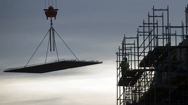 Eine Studie sieht in Städten zu wenig und auf dem Land zu viel Neubau.