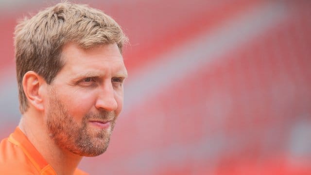 Erstaunt und begeistert von den spektakulären Wechseln in der NBA: Dirk Nowitzki. Erstaunt und begeistert von den spektakulären Wechseln in der NBA: Dirk Nowitzki.