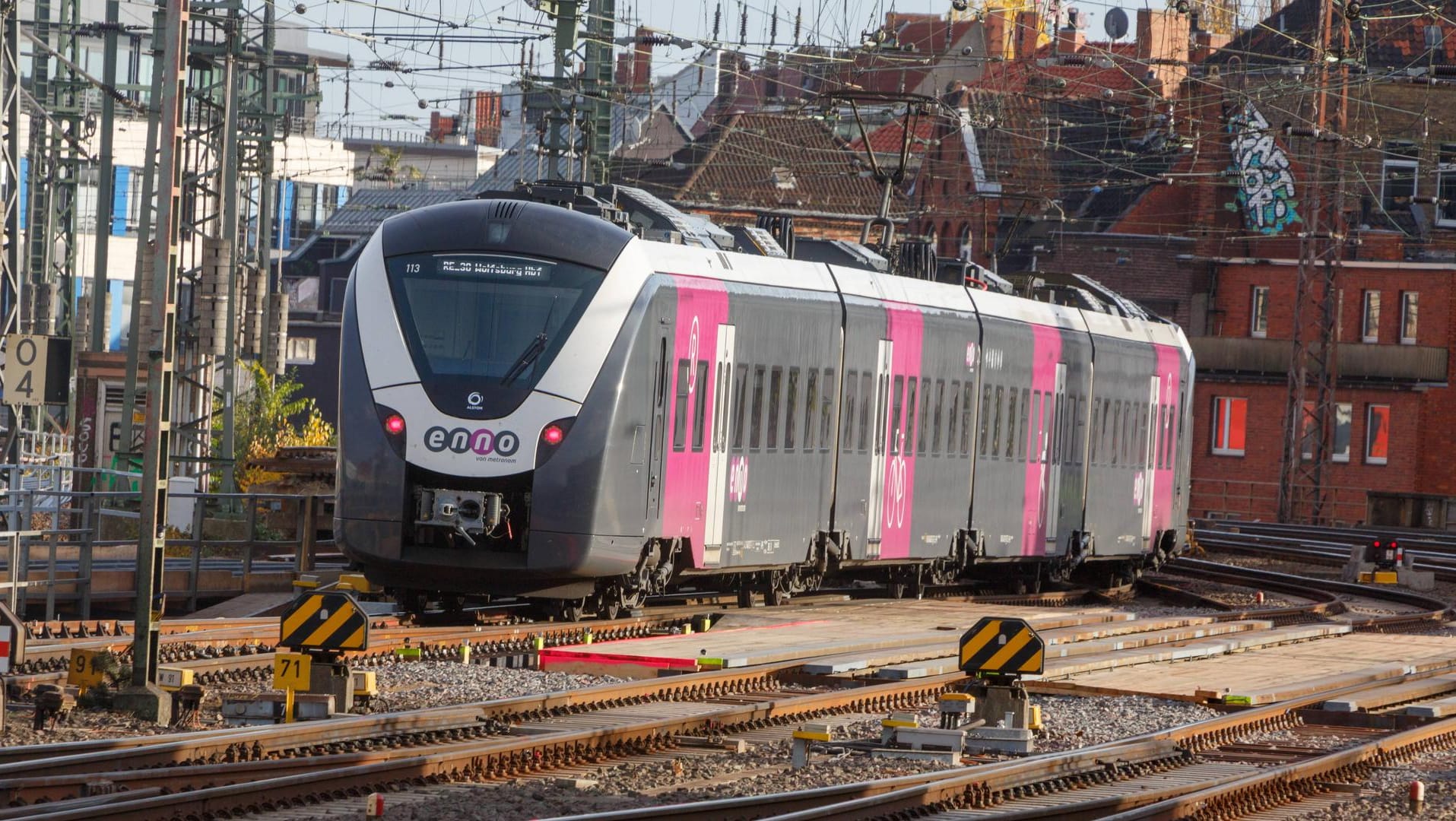 Hannover Hauptbahnhof: Der Ausfall zwischen Hannover und Wolfsburg betrifft beide Fahrtrichtungen.