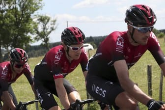 Das Ineos-Team schwächelt bei der Tour de France: Egan Bernal (l-r), Geraint Thomas und Gianni Moscon in Aktion.