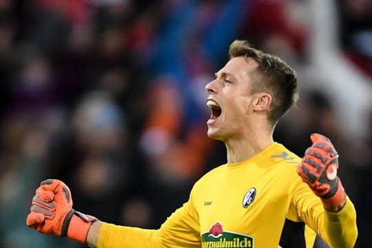 Alexander Schwolow steht noch beim SC Freiburg unter Vertrag.