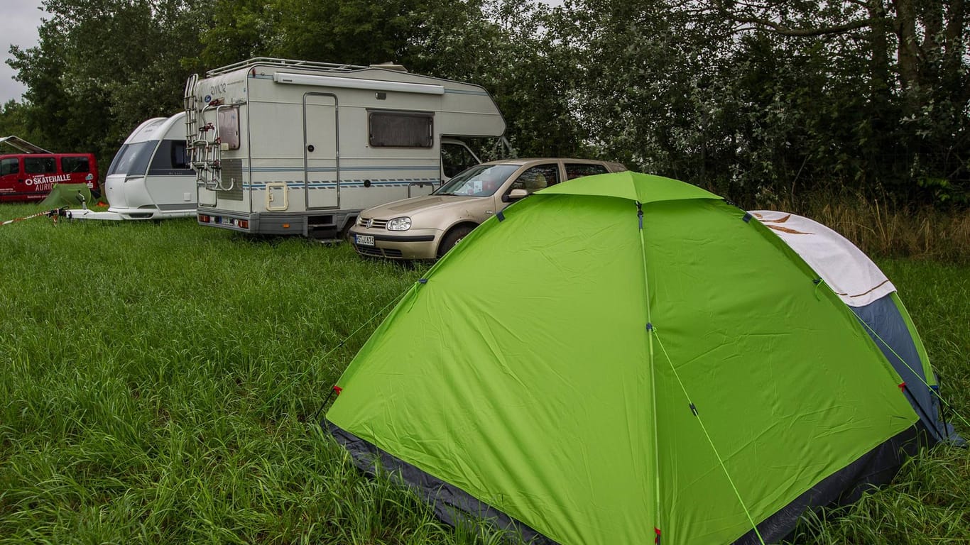 Campingplatz des Deichbrand-Festivals: Die tote Frau wurde in einem Zelt gefunden. (Archivbild)