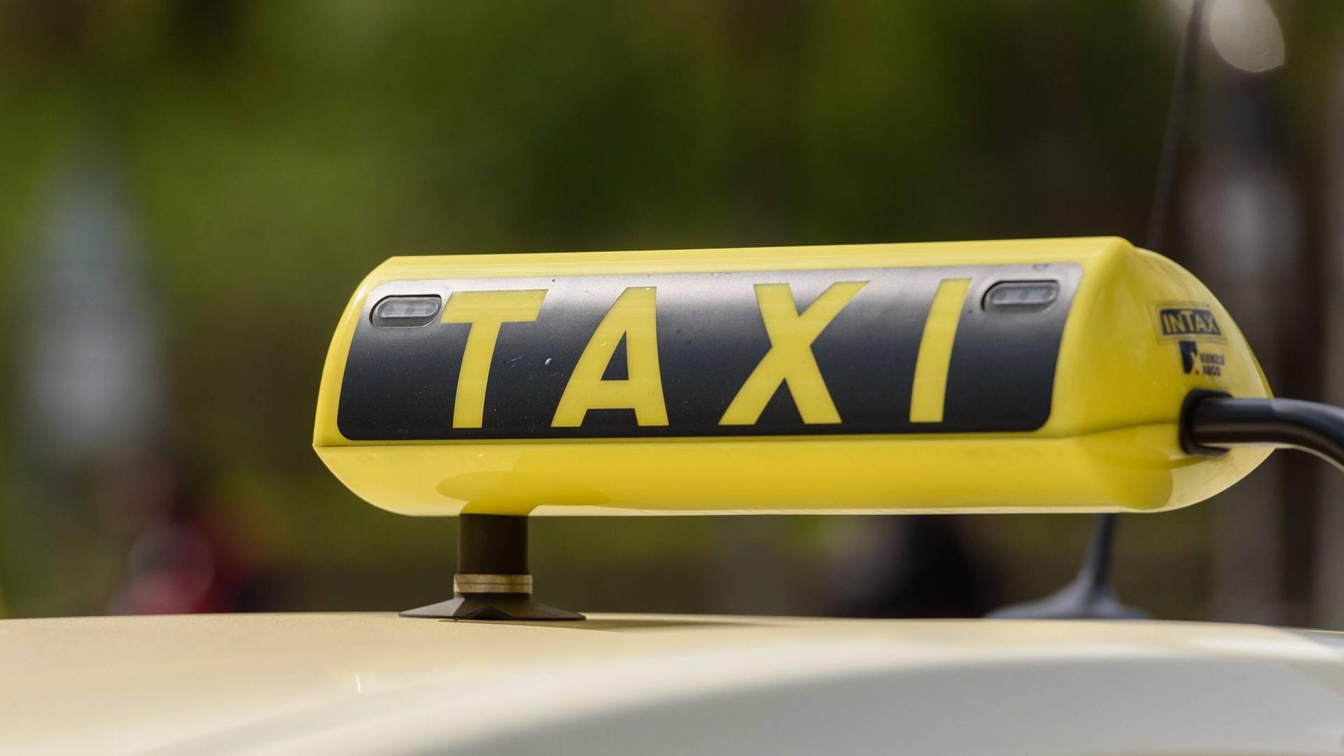 Ein Taxi: In Aachen haben zwei Männer einen Busfahrer überfallen. (Symbolbild) Ein Taxi: In Aachen haben zwei Männer einen Busfahrer überfallen. (Symbolbild)