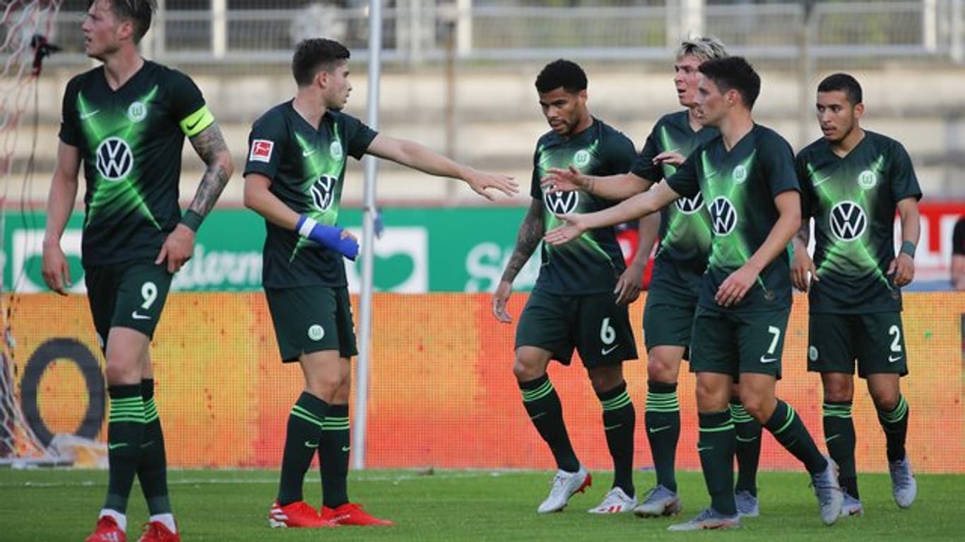 Der VfL Wolfsburg und Fenerbahce Istanbul haben sich im Testspiel mit 1:1-Unentschieden getrennt.