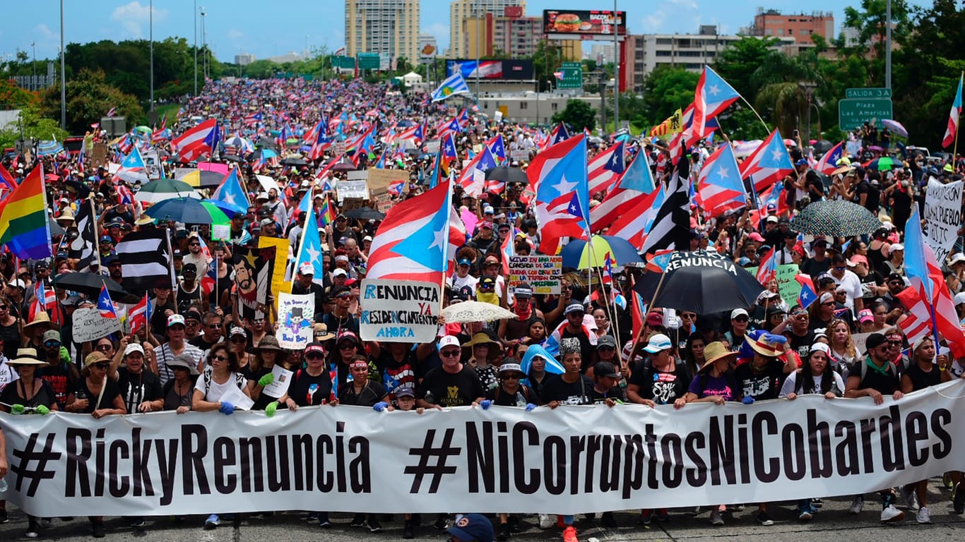 Puerto Rico: Die Demonstranten fordern den Rücktritt von Gouverneur Ricardo Rosselló.
