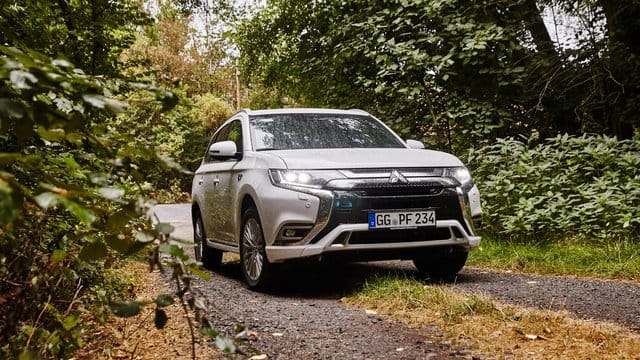 Auf bewährten Pfaden: Auch im siebten Jahr nach seinem Debüt rollt Mitsubishi den Outlander zu den Kunden.