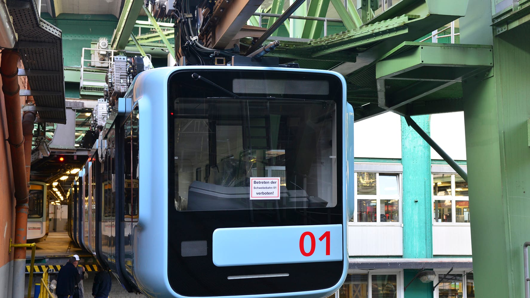 Ein Wagen der neuen Schwebebahn: Offiziell darf ab dem 1. August der Betrieb wieder aufgenommen werden.