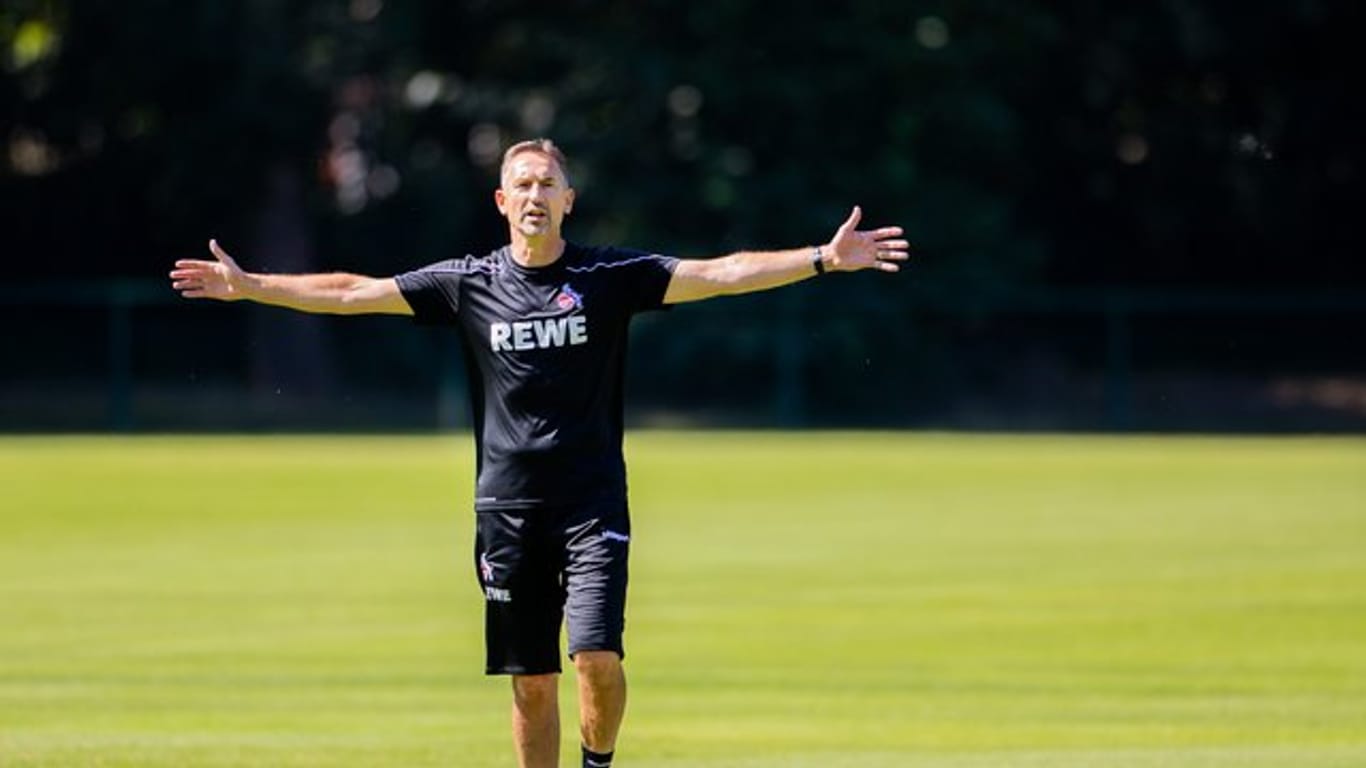 Kölns Trainer Achim Beierlorzer verzichtet im Trainingslager auf Jannes Horn.