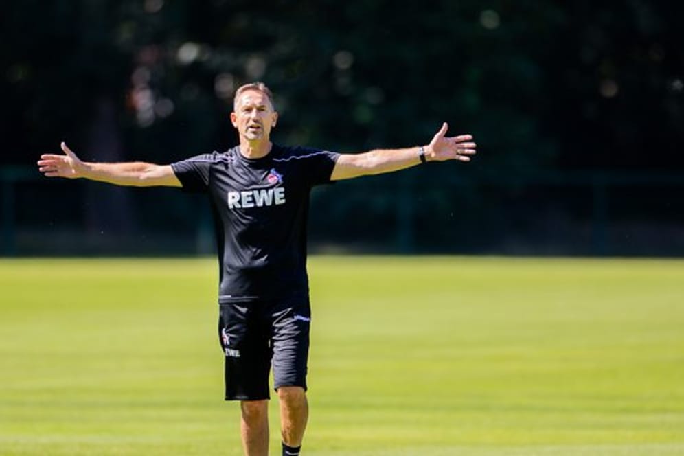 Kölns Trainer Achim Beierlorzer verzichtet im Trainingslager auf Jannes Horn.