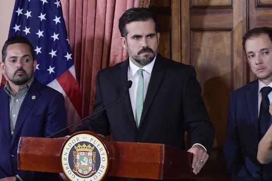 Nach den Massenprotesten wird Puerto Ricos Gouverneur Rosselló laut einem Medienbericht zurücktreten.