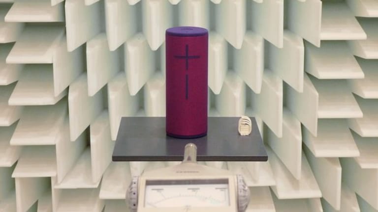Lautsprecher im Test: Auf Herz und Nieren hat die Stiftung Warentest 16 Bluetooth-Boxen geprüft – natürlich auch im Akustik-Labor.