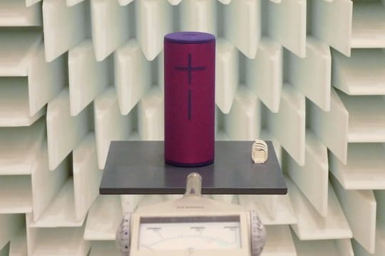 Lautsprecher im Test: Auf Herz und Nieren hat die Stiftung Warentest 16 Bluetooth-Boxen geprüft – natürlich auch im Akustik-Labor.