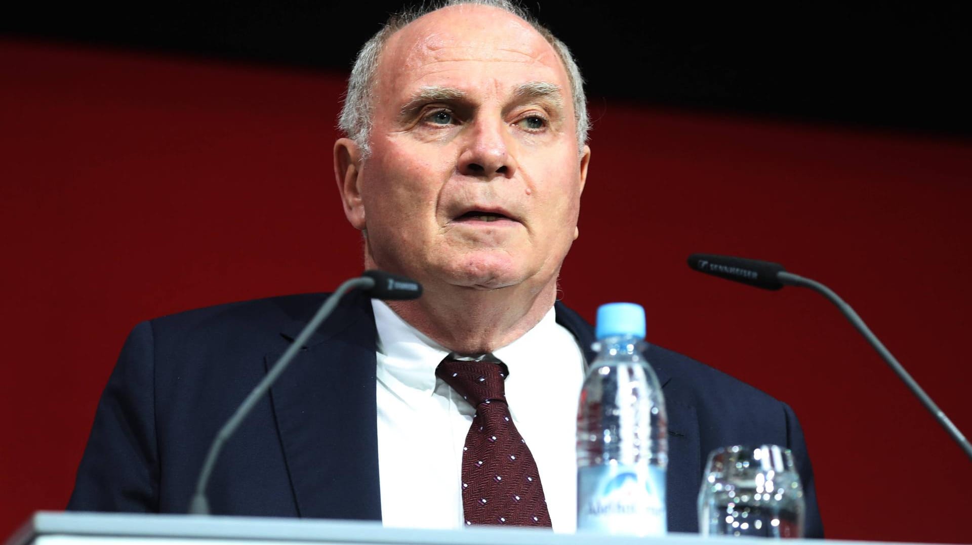 Wie geht es weiter? Uli Hoeneß bei der Jahreshauptversammlung des FC Bayern 2018.