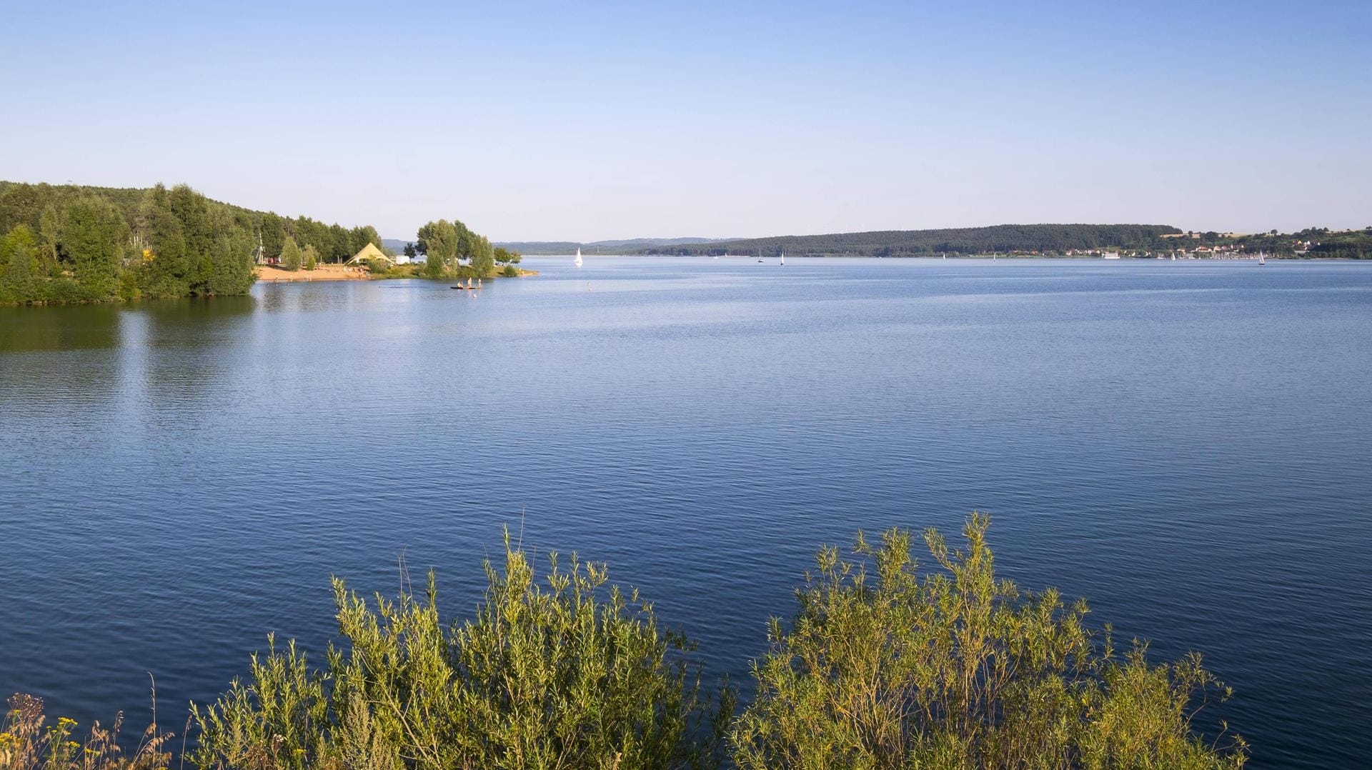 Großer Brombachsee in Bayern: Ein Mann kam nach dem Baden ums Leben. (Archivbild) Großer Brombachsee in Bayern: Ein Mann kam nach dem Baden ums Leben. (Archivbild)