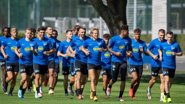 Mit 26 Spielern ist Hertha BSC ins Trainingslager gereist.