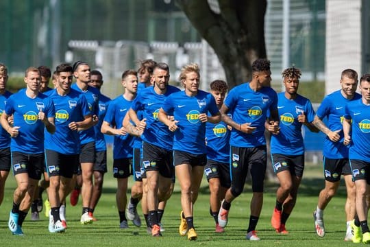 Mit 26 Spielern ist Hertha BSC ins Trainingslager gereist.