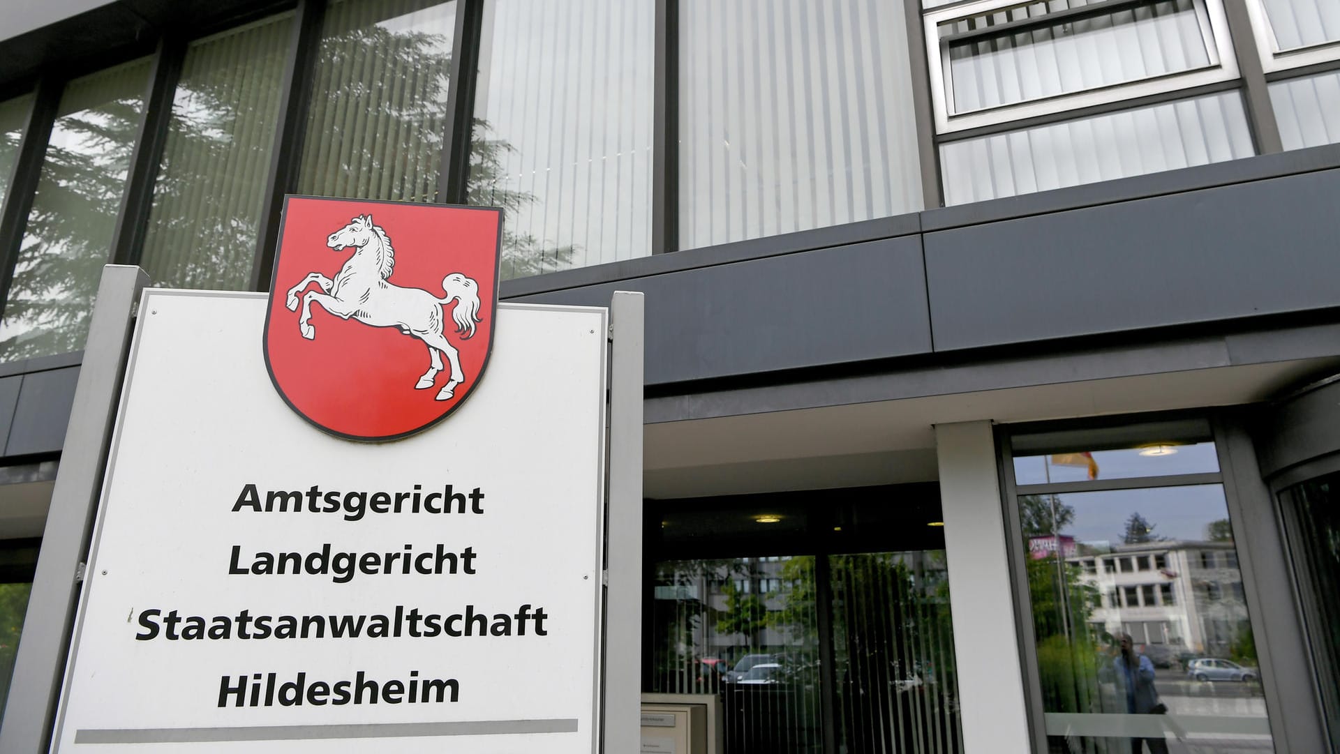 Staatsanwaltschaft Hildesheim: In Niedersachsen steht ein 96-Jähriger vor Gericht. Staatsanwaltschaft Hildesheim: In Niedersachsen steht ein 96-Jähriger vor Gericht.
