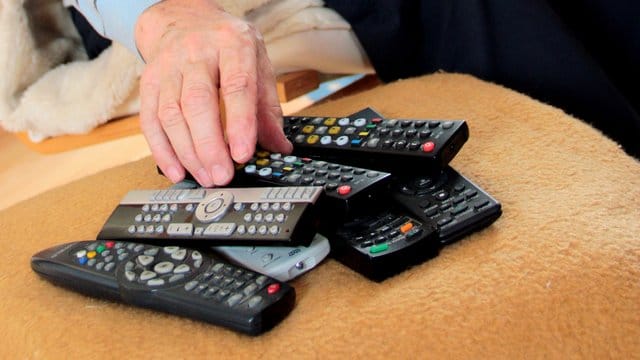 Viele Fernbedienungen: Ein Experte warnt, dass eine Universalfernbedienung nicht automatisch alle anderen Geräte ersetzen kann. Viele Fernbedienungen: Ein Experte warnt, dass eine Universalfernbedienung nicht automatisch alle anderen Geräte ersetzen kann.