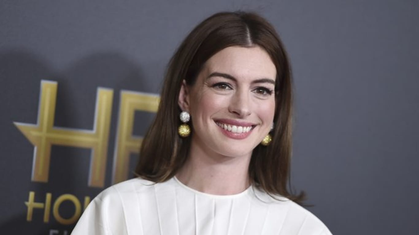 Anne Hathaway schickt "eine Extraportion Liebe".