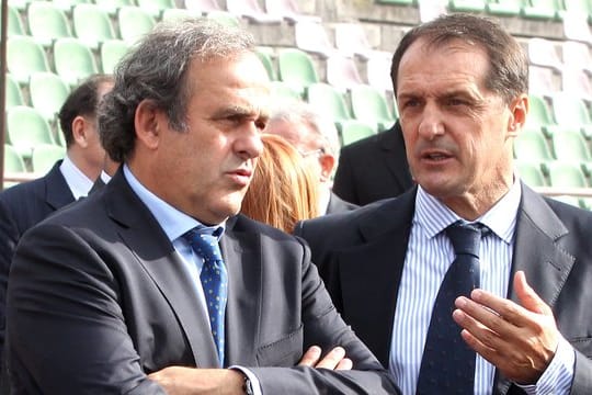 Als neuer Nationaltrainer von Montenegro gibt Farouk Hadzibegic seinen Einstand beim Testspiel gegen Ungarn im September.