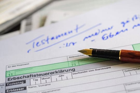Ziehen Kinder innerhalb von sechs Monaten selbst in die geerbte Immobilie ein, entfällt die Erbschaftssteuer. Ziehen Kinder innerhalb von sechs Monaten selbst in die geerbte Immobilie ein, entfällt die Erbschaftssteuer.
