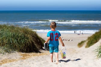 Junge am Strand: In den vergangenen Tagen sind auf der westdänischen Insel Rømø acht deutsche Kinder vorübergehend verschwunden.