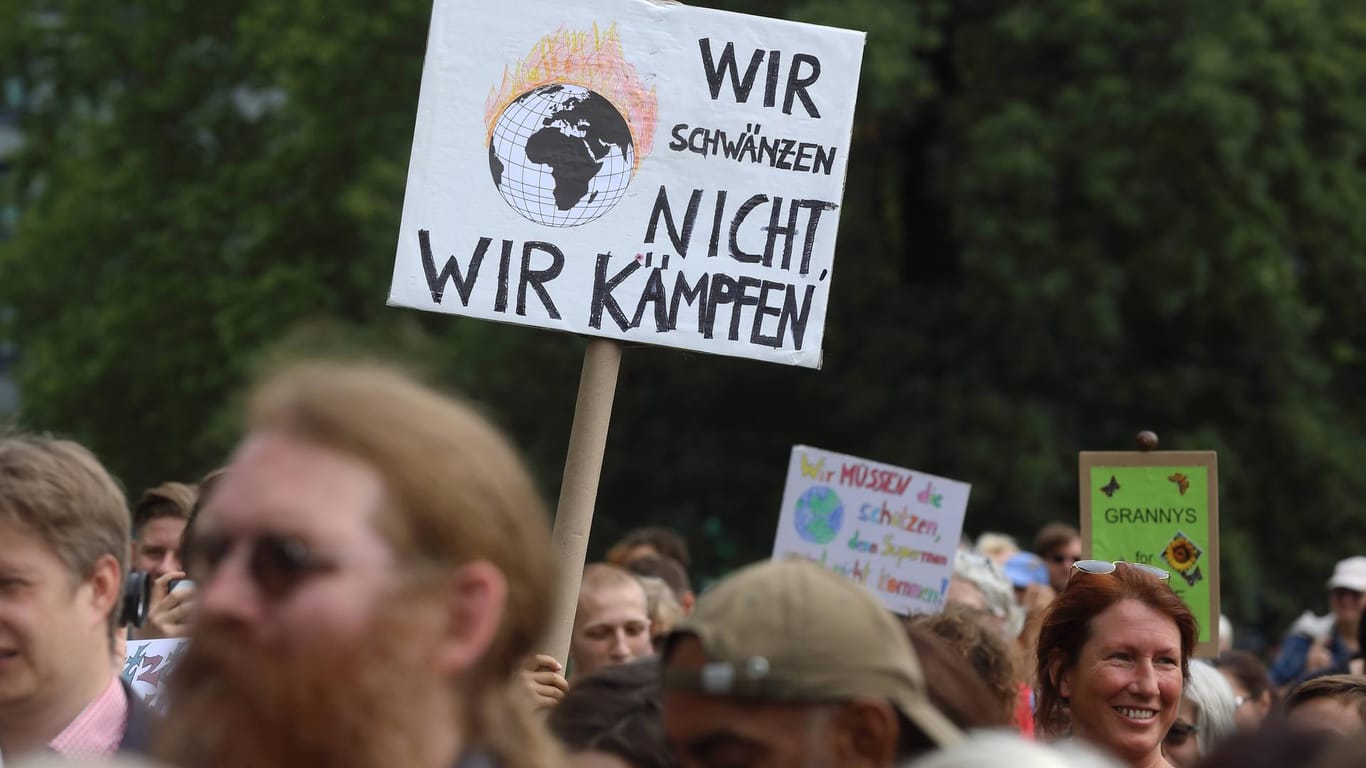 Fridays-for-Future-Demo in Deutschland: Nun wollen die Klimaaktivisten erstmals an einem Flughafen zusammenkommen.