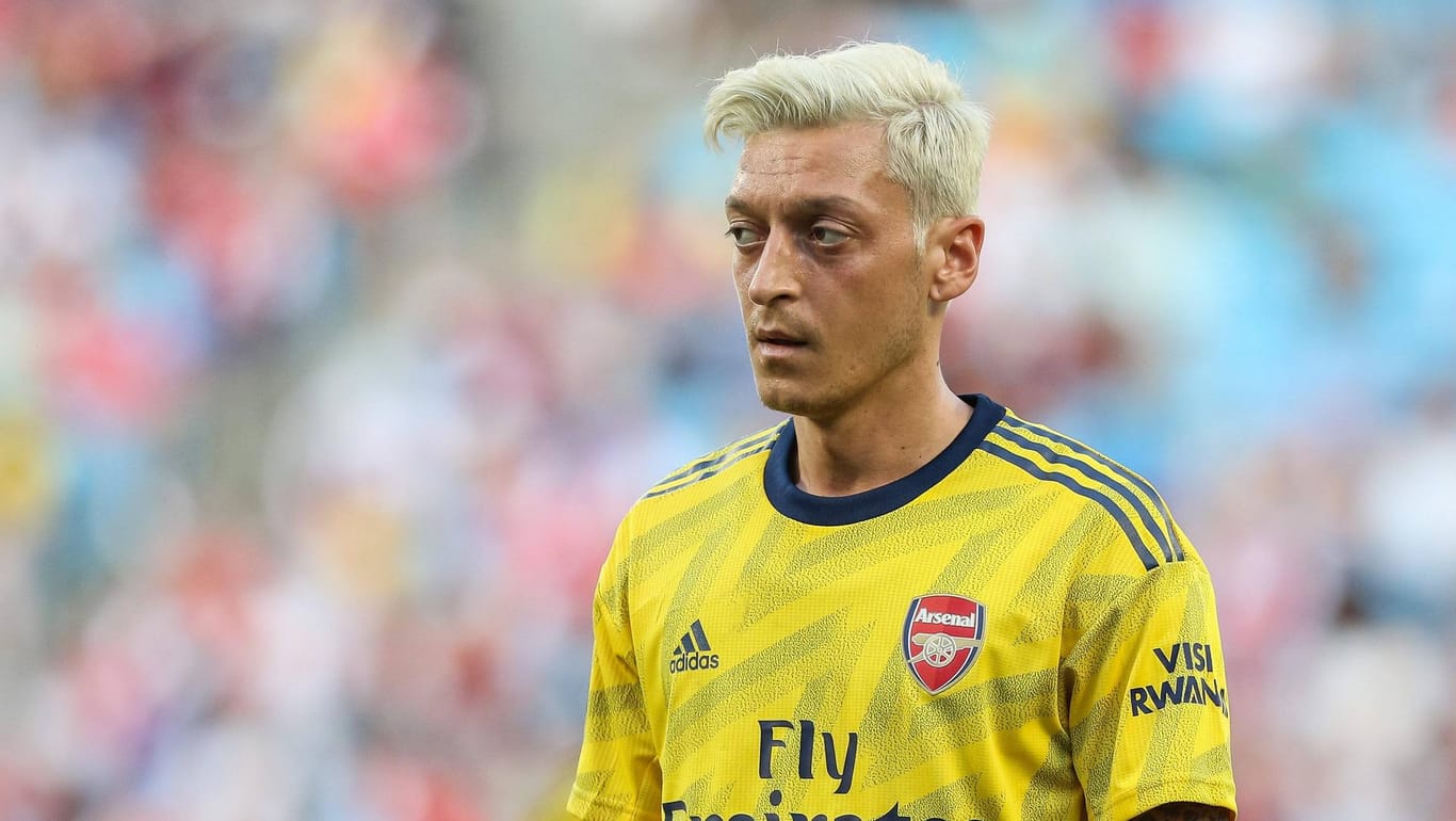 Schock für den Fußballstar: Mesut Özil ist in London überfallen worden.