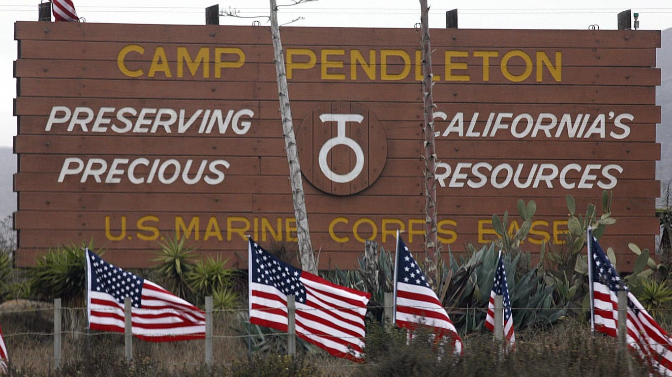 Camp Pendleton in den USA nahe der mexikanischen Grenze: 16 Marine-Soldeten wurden im US-Bundesstaat Kalifornien festgenommen. Die Vorwürfe lauten auf Menschenschmuggel und Drogenvergehen.