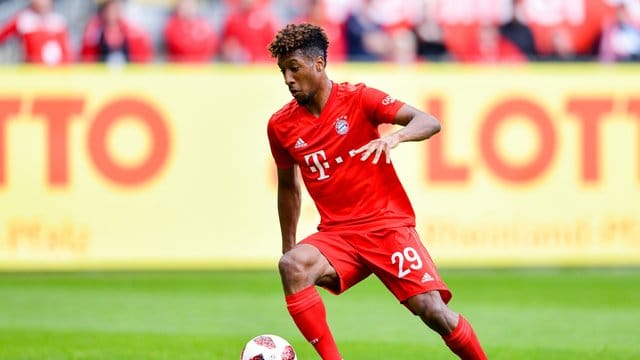 Bayern Münchens Kingsley Coman würde sich über die Verpflichtung von Leroy Sané freuen. Bayern Münchens Kingsley Coman würde sich über die Verpflichtung von Leroy Sané freuen.