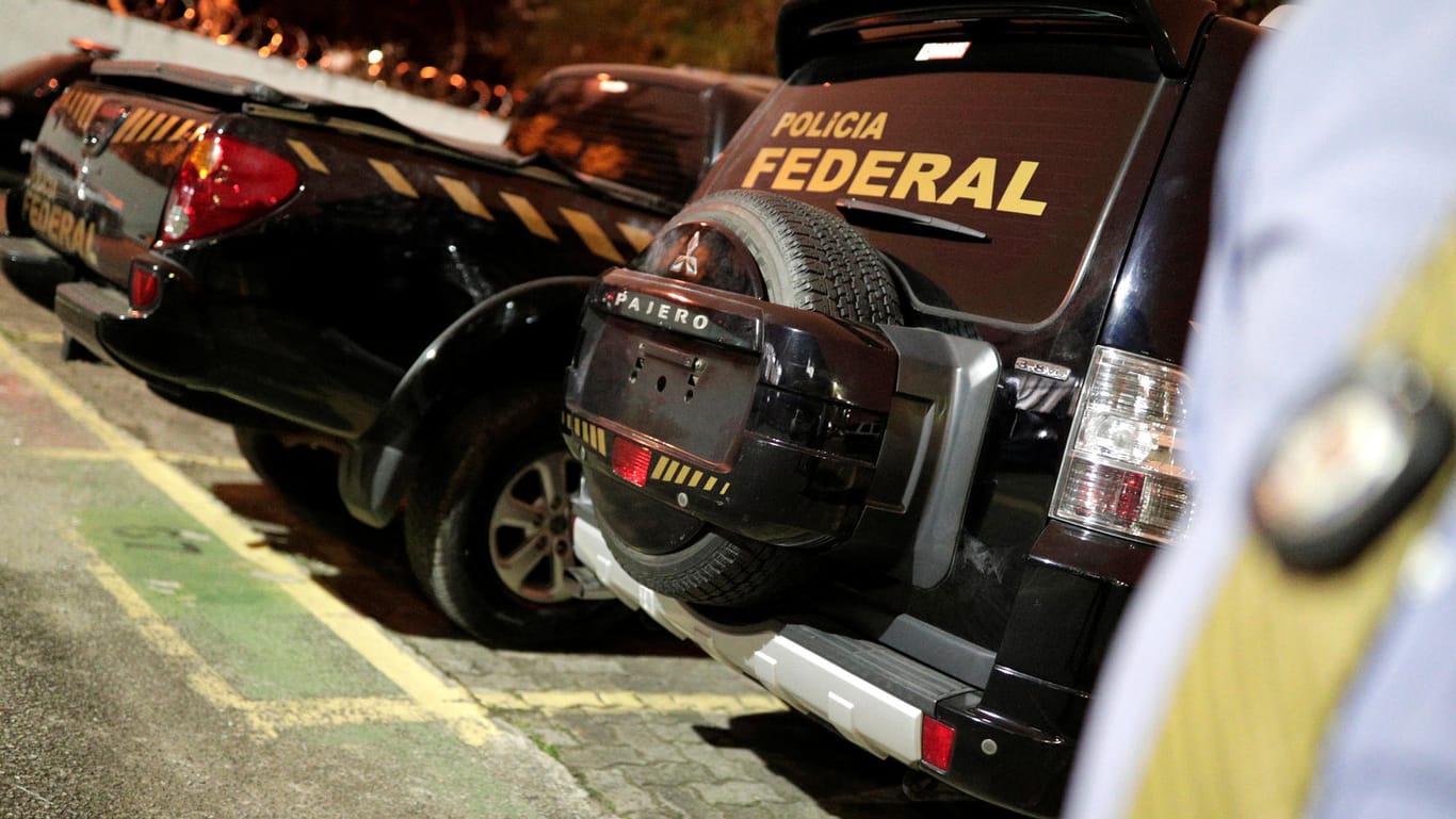 Sichergestellte Trucks in Sao Paulo: Diebe gaben sich als falsche Polizisten aus und erbeuteten mehr als eine halbe Tonne Edelmetalle.