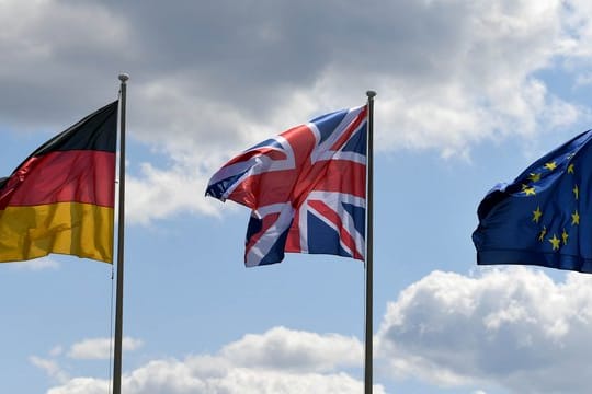 EU-Bürger, die dauerhaft oder übergangsweise in Großbritannien leben, dürfen ihre eu-Internetadressen behalten.