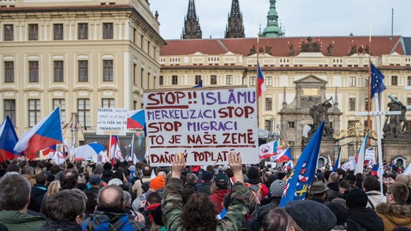 Anti-Islam-Demonstration in Prag: Tschechien hat im Jahr 2018 nur 47 Asylanträge anerkannt.