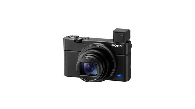 Viel Technik auf kleinstem Raum zum stolzen Preis von 1300 Euro - das bietet Sonys neue Edelkompakte RX100 VII. Viel Technik auf kleinstem Raum zum stolzen Preis von 1300 Euro - das bietet Sonys neue Edelkompakte RX100 VII.