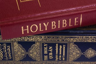 Die Bibel und der Koran.
