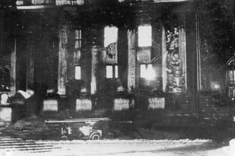 Der brennende Reichstag in der Nacht des 27. Februar 1933: Laut dem Dokument aus den Archiven des Amtsgerichts Hannover war die SA an dem Feuer beteiligt.