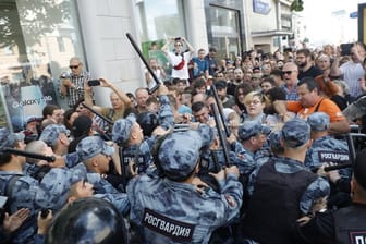 Die Polizei war mit einem massiven Aufgebot bei den Protesten anwesend.