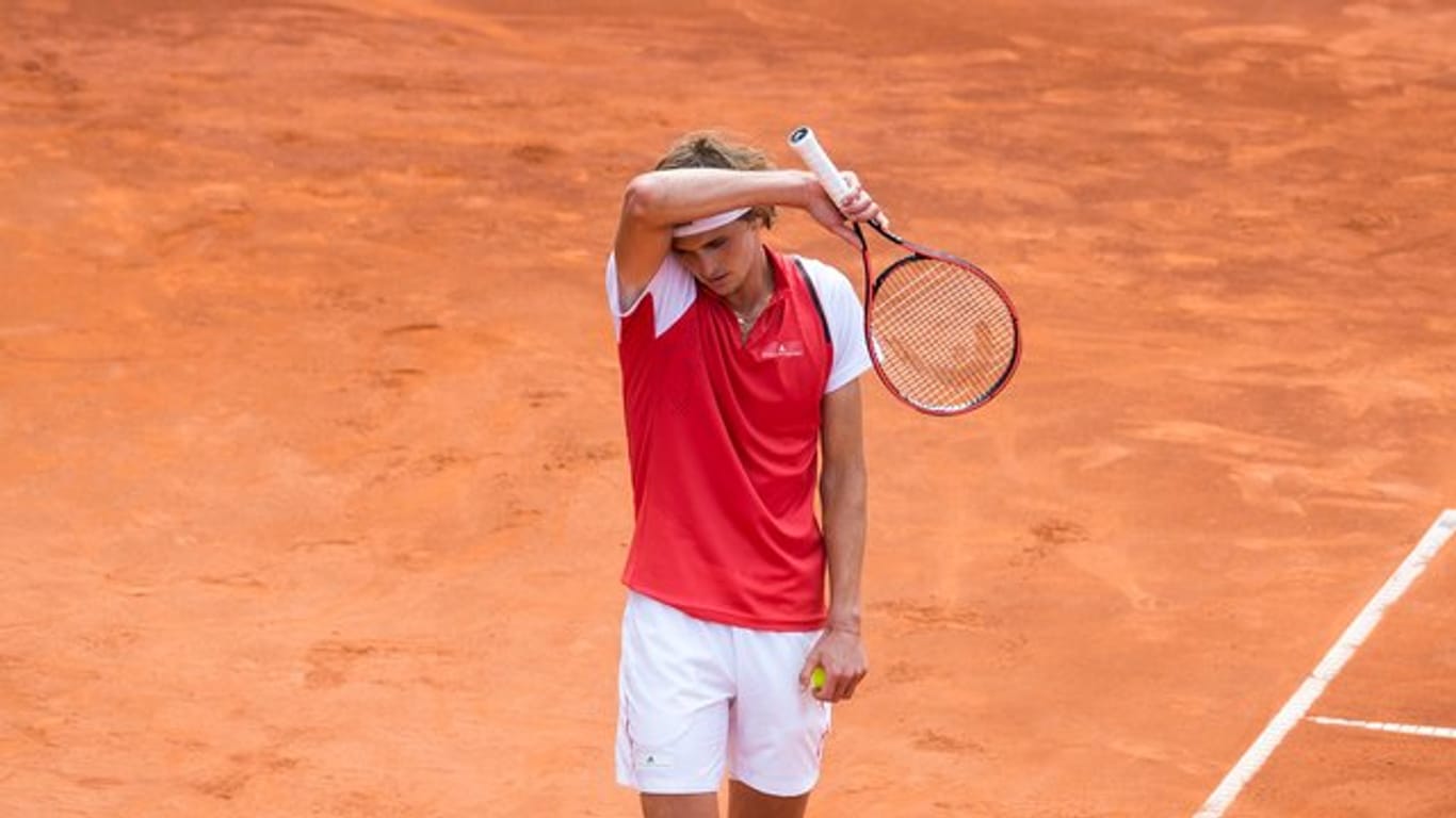 Trotz einer starken Aufholjagd verlor Zverev sein Halbfinale beim Heimturnier in Hamburg.