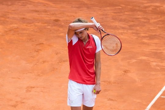 Trotz einer starken Aufholjagd verlor Zverev sein Halbfinale beim Heimturnier in Hamburg.