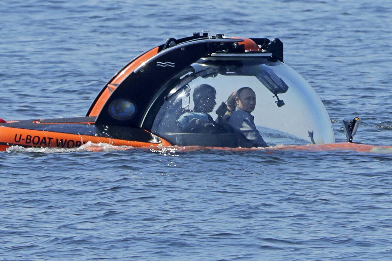Es ist nicht der erste Mal, dass der russische Präsident mit einem Forschungs-U-Boot taucht.
