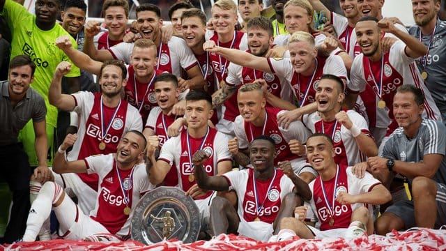Ajax Amsterdam hat sich zum neunten Mal den niederländischen Supercup geholt. Ajax Amsterdam hat sich zum neunten Mal den niederländischen Supercup geholt.