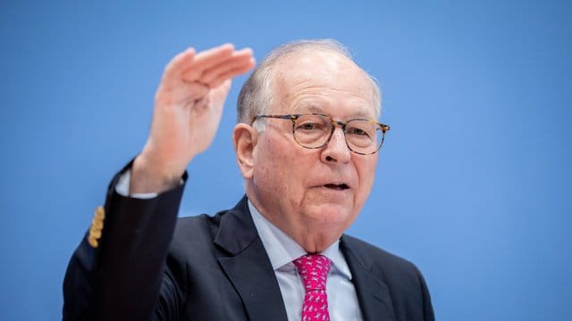 "Die Bundesrepublik darf nicht von der Reservebank aus zuschauen, wenn jetzt eine maritime EU-Schutzmission am Golf diskutiert wird", sagt der Chef der Münchner Sicherheitskonferenz, Wolfgang Ischinger.